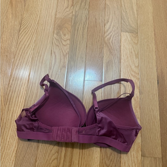 Victoria's Secret Lace Bra in Deep Pink - Picture 2 of 3